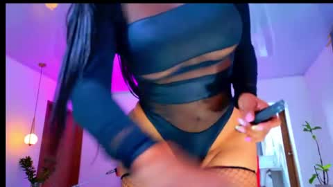 Snapshot of karina4squirt chatting on June 15, 8:00 pm karina4squirt online show from June 15, 8:00 pm