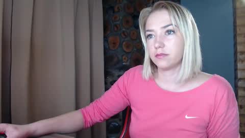 Snapshot of karina_fun chatting on January 21, 3:26 am karina online show from January 21, 3:26 am