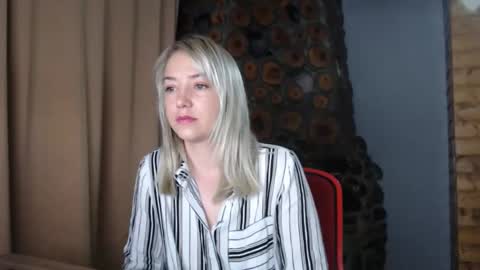 Snapshot of karina_fun chatting on February 16, 3:24 am karina online show from February 16, 3:24 am