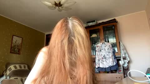 Karina online show from April 4, 8:01 am