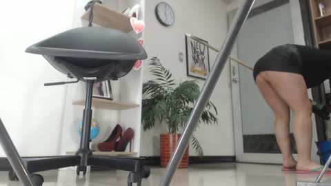 Snapshot of karinbellee chatting on January 24, 12:10 pm Karin online show from January 24, 12:10 pm