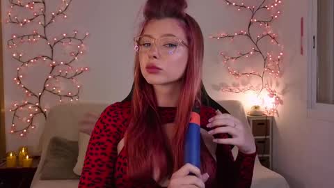 Snapshot of karinchik_ chatting on April 8, 8:42 pm Karina online show from April 8, 8:42 pm