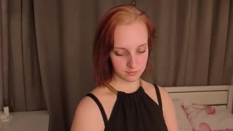 Snapshot of karissahintze chatting on February 3, 4:23 pm Grace online show from February 3, 4:23 pm