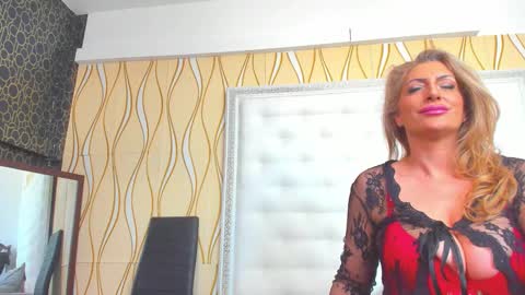 KARISSIA online show from February 14, 8:33 am