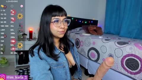 Snapshot of karla__1 chatting on January 1, 10:21 am Ill be on at sunday see u Lynn  Could u help me to reach 100 Thmbs upp plssss   Independent girl 3 online show from January 1, 10:21 am