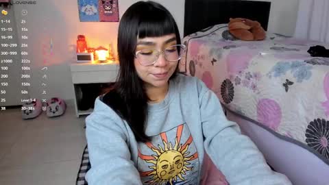 Snapshot of karla__1 chatting on February 16, 2:31 am Ill be on at sunday see u Lynn  Could u help me to reach 100 Thmbs upp plssss   Independent girl 3 online show from February 16, 2:31 am