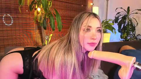 Snapshot of karla_bae chatting on February 1, 8:39 am Karla online show from February 1, 8:39 am