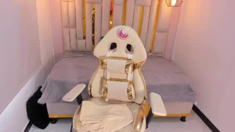 Karla  online show from February 15, 5:28 pm