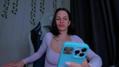 karla_lim online show from May 15, 11:56 pm