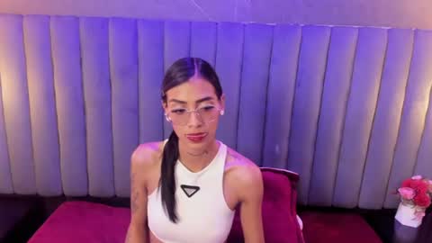 karlaslutskinny__ online show from June 30, 8:43 pm