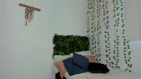 Karlye online show from February 11, 11:32 am