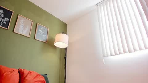 Karlye online show from October 6, 1:41 pm