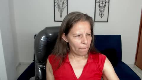 Snapshot of karlye_hot chatting on December 12, 10:56 am KARLYE online show from December 12, 10:56 am