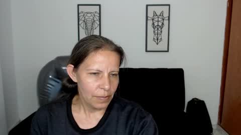 Snapshot of karlye_hot chatting on December 24, 2:21 am KARLYE online show from December 24, 2:21 am
