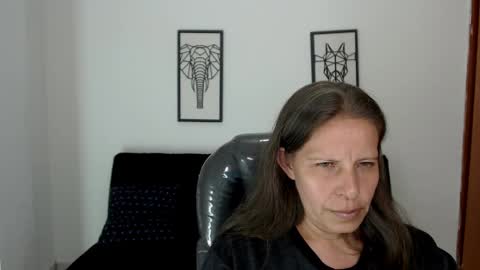 Snapshot of karlye_hot chatting on January 3, 3:38 am KARLYE online show from January 3, 3:38 am