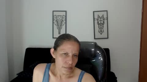Snapshot of karlye_hot chatting on January 9, 8:13 am KARLYE online show from January 9, 8:13 am
