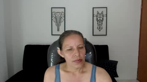 Snapshot of karlye_hot chatting on January 12, 6:39 am KARLYE online show from January 12, 6:39 am