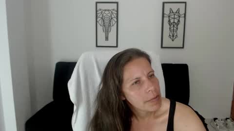 Snapshot of karlye_hot chatting on January 31, 6:57 am KARLYE online show from January 31, 6:57 am