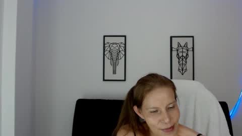 Snapshot of karlye_hot chatting on March 8, 6:54 am KARLYE online show from March 8, 6:54 am