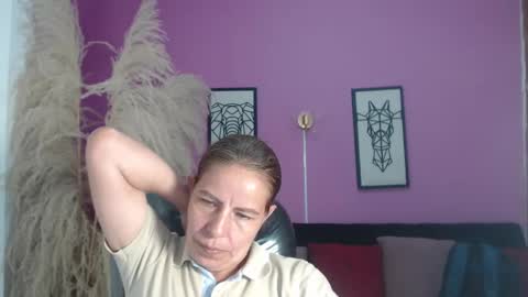 Snapshot of karlye_hot chatting on September 9, 1:27 am KARLYE online show from September 9, 1:27 am