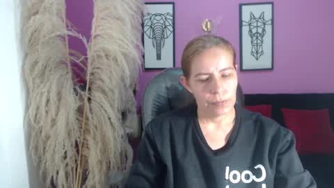 Snapshot of karlye_hot chatting on September 10, 2:11 am KARLYE online show from September 10, 2:11 am