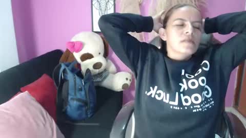Snapshot of karlye_hot chatting on October 10, 3:05 am KARLYE online show from October 10, 3:05 am