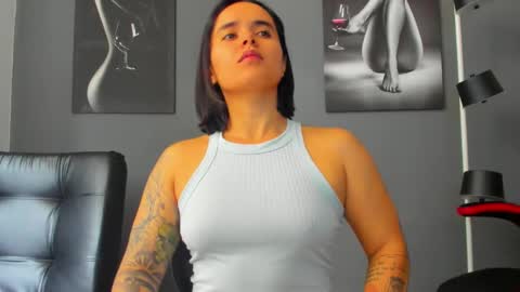   online show from December 4, 3:43 pm