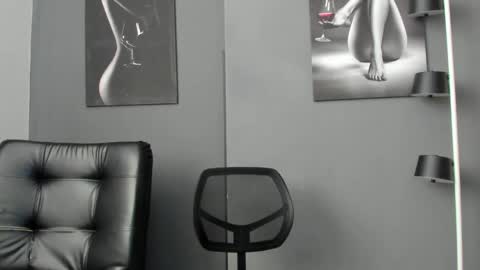 Snapshot of karlyjons_ chatting on April 22, 4:08 pm online show from April 22, 4:08 pm