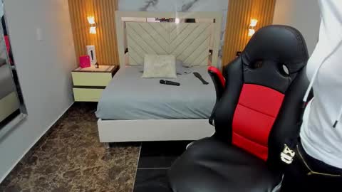 Karol and Luna online show from February 11, 7:41 pm