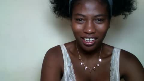 karoliee online show from April 20, 6:38 am