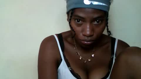 karoliee online show from April 24, 6:38 am