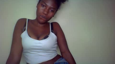 karoliee online show from April 30, 8:57 pm
