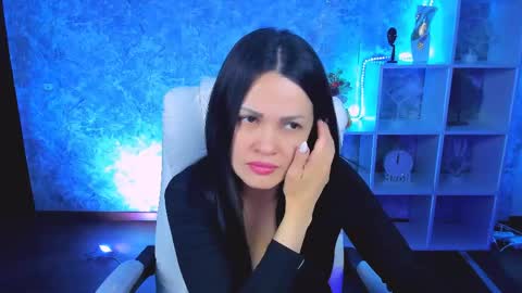 Snapshot of karolina_robinson chatting on April 20, 11:57 am Karolina online show from April 20, 11:57 am