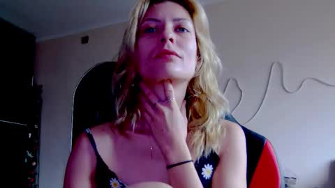 karoline121 online show from October 12, 8:35 am