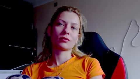 karoline121 online show from October 13, 9:20 am