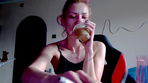 karoline121 online show from November 18, 8:41 am