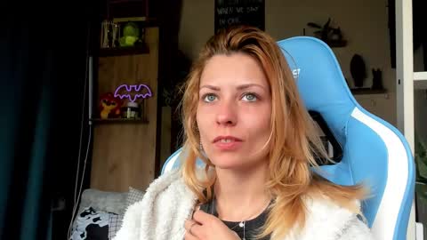 karoline121 online show from March 26, 8:31 am