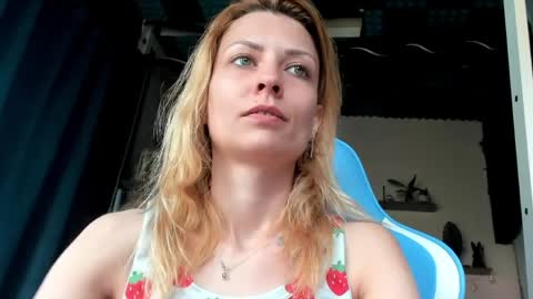 karoline121 online show from March 27, 8:26 am