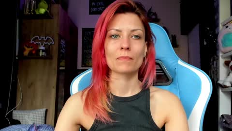 karoline121 online show from April 1, 5:52 am