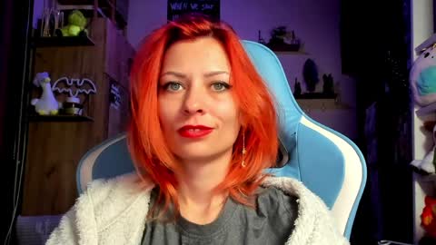 karoline121 online show from April 11, 3:44 am