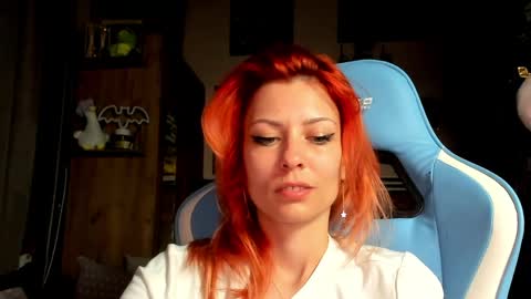 karoline121 online show from April 16, 9:50 pm