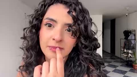 Snapshot of karoline_jones_ chatting on April 3, 9:24 pm Karoline online show from April 3, 9:24 pm