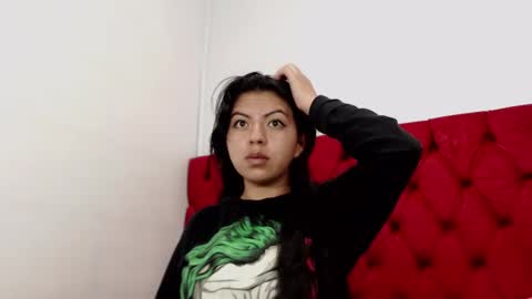 Isa online show from February 12, 8:18 pm