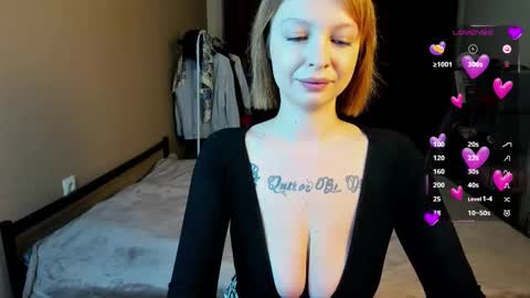 karolineneuer online show from March 7, 9:45 pm