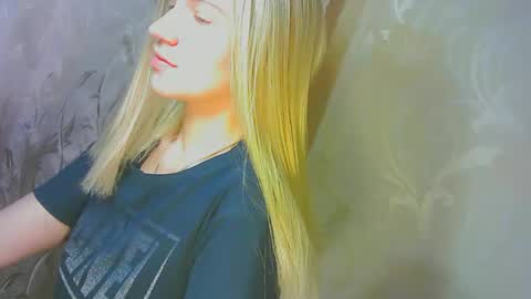 Snapshot of karolynafox chatting on September 13, 8:25 am Caroline Fox online show from September 13, 8:25 am