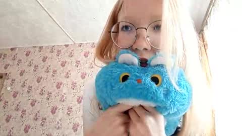 Sara online show from March 3, 7:03 am