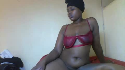 Snapshot of kashy_ chatting on June 22, 12:24 am kashy_ online show from June 22, 12:24 am