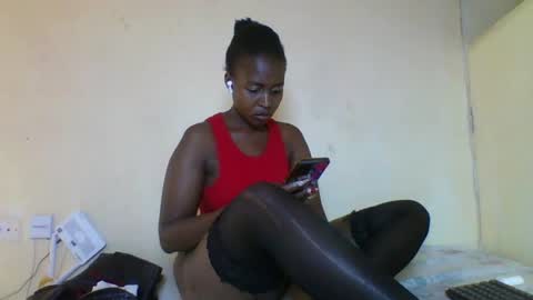 Snapshot of kashy_ chatting on June 24, 7:02 pm kashy_ online show from June 24, 7:02 pm