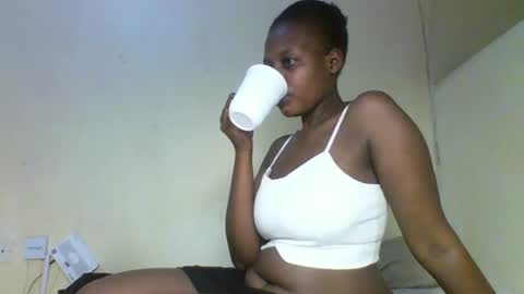 Snapshot of kashy_ chatting on June 28, 2:39 am kashy_ online show from June 28, 2:39 am