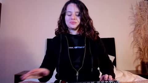 kassandra james online show from May 19, 3:02 am